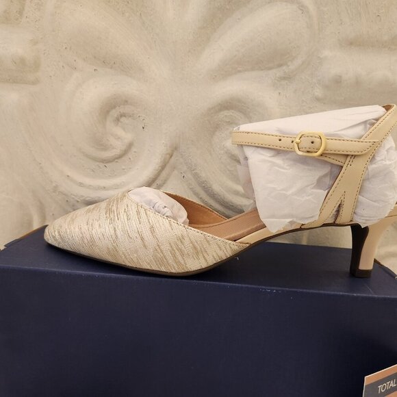 Rockport Total Motion "Kalila Two Piece" Heels. NIB. Size 10. Cream. - Picture 2 of 11